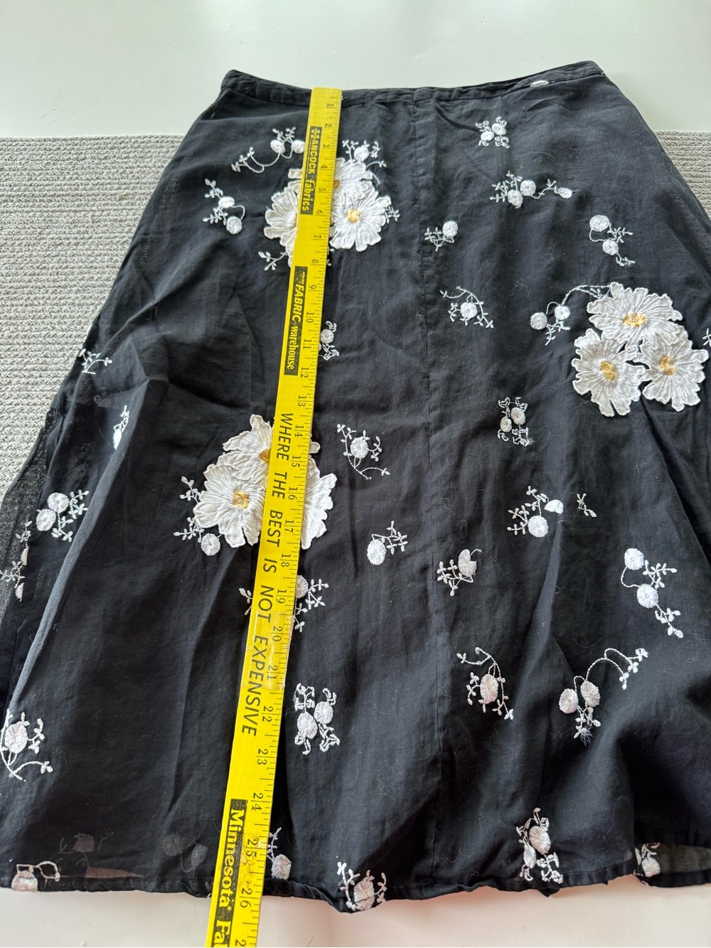 Vintage 90s Y2K Persaman Black Midi Skirt with White Daisy Embroidery Sz 10 - Picture 7 of 9